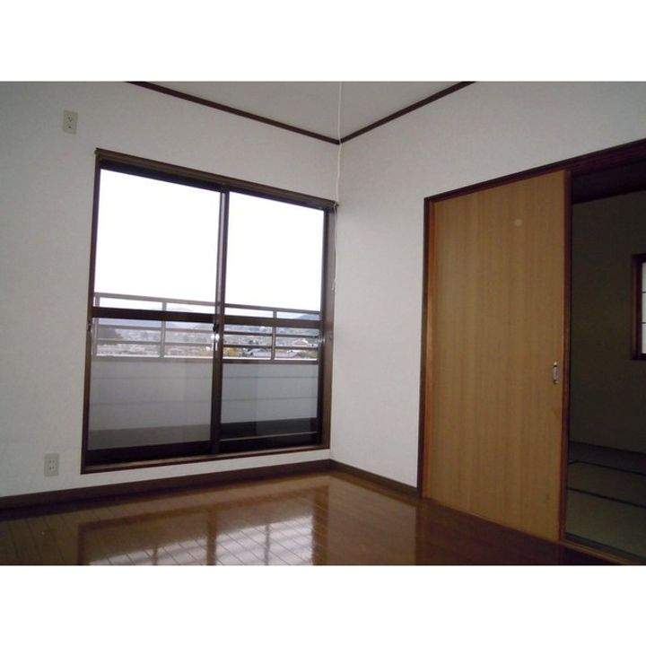 横田アパート7の居間