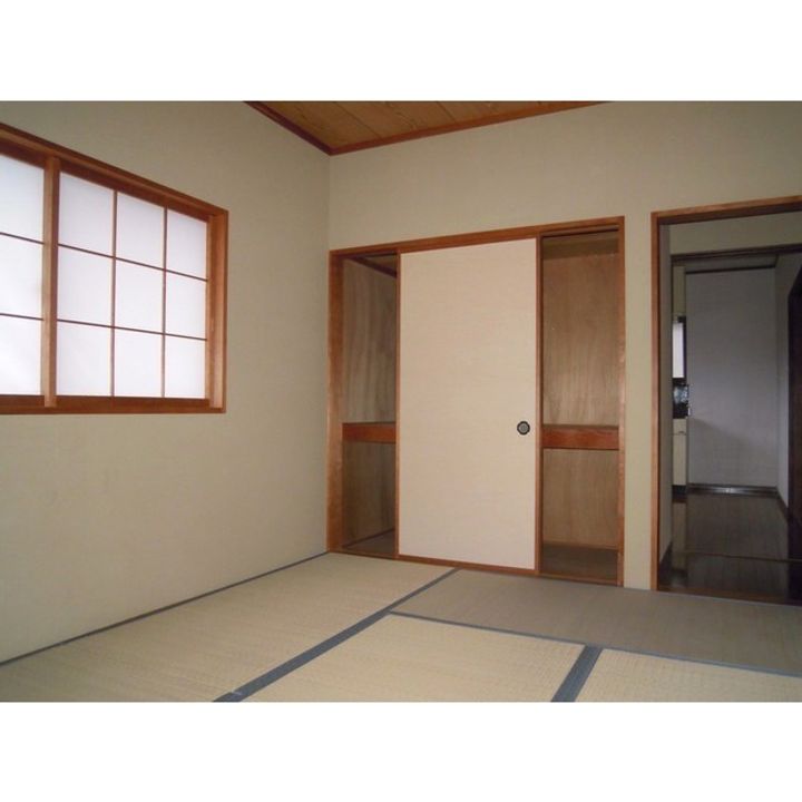 横田アパート7の居間