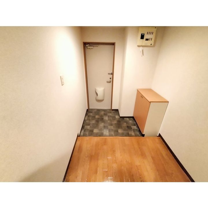 サープラスブライト202の玄関