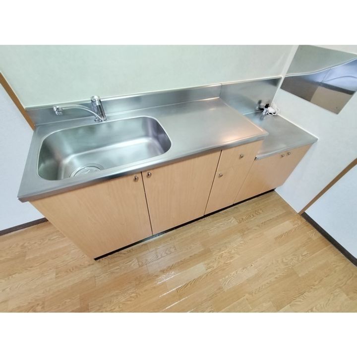 サープラスブライト202のキッチン