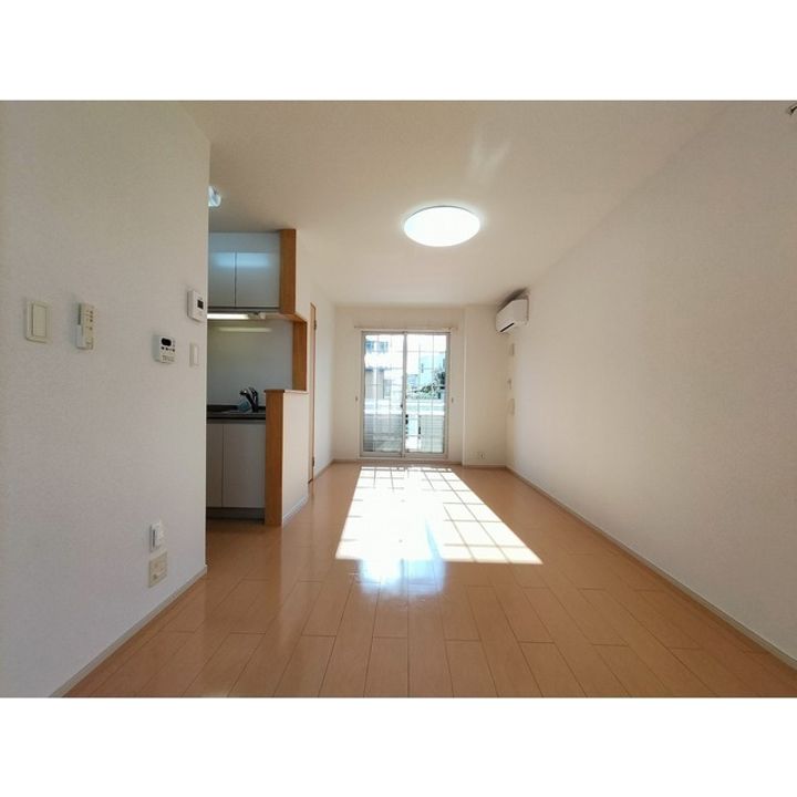 メゾンモビリア101の居間