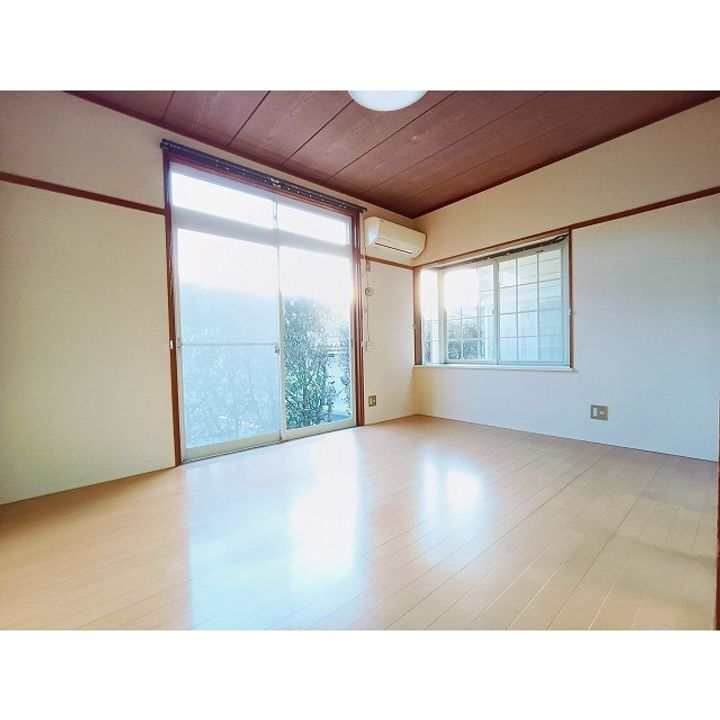 サンパレス小山 B棟2の居間