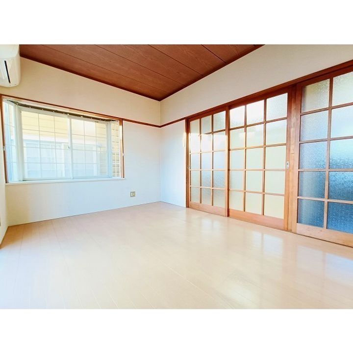 サンパレス小山 B棟2の居間