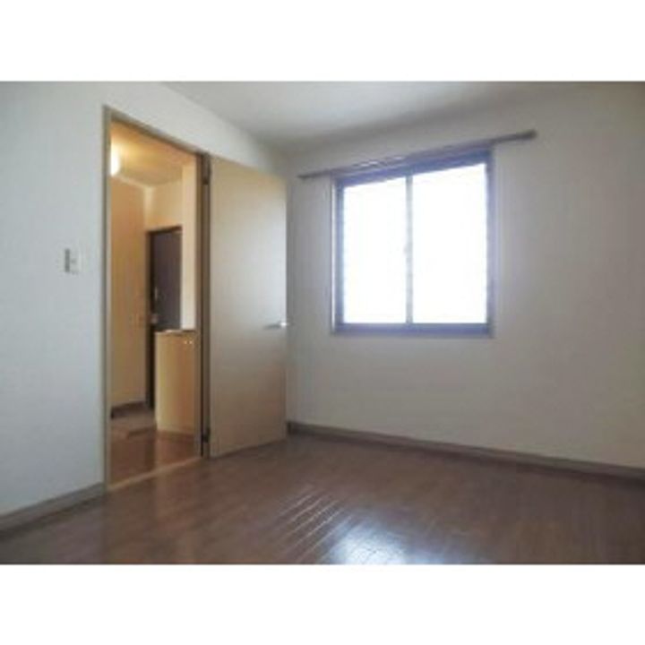 サンビレッジ宗賀A棟101の居間