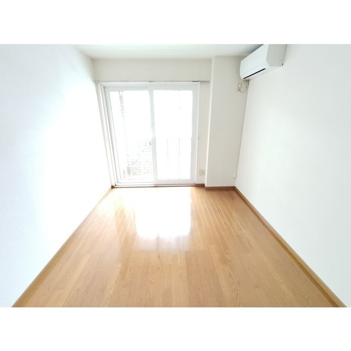 コン フォルターブル103の居間