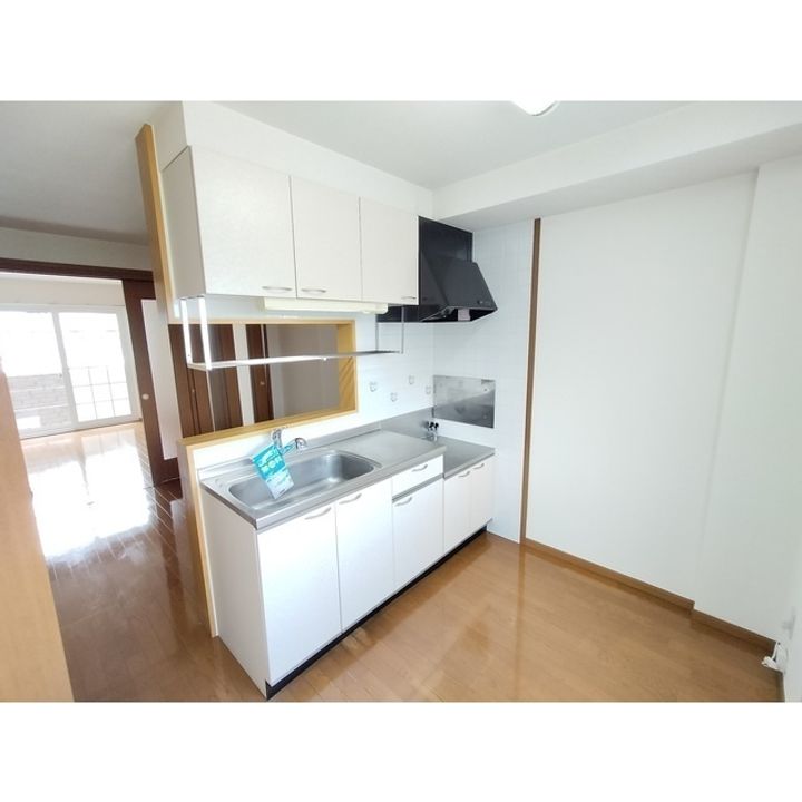 コン フォルターブル103のキッチン