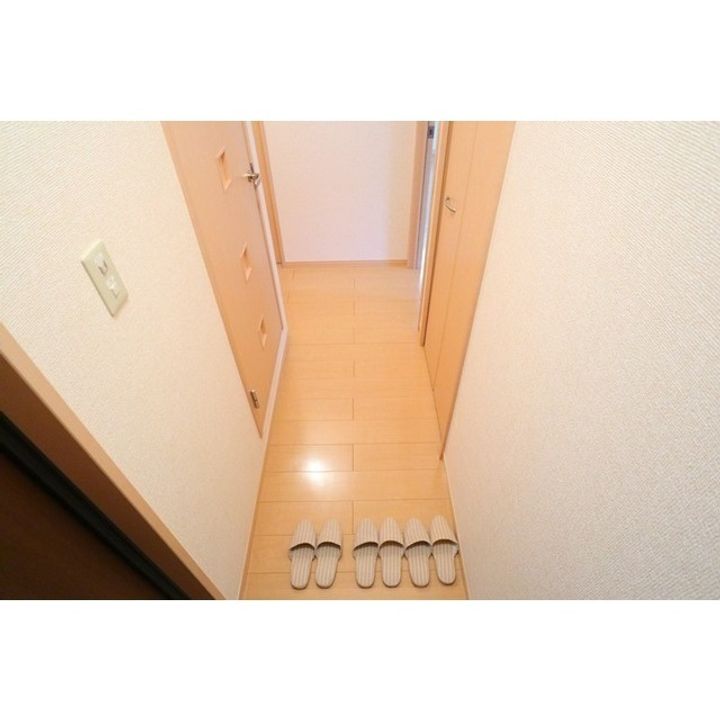 グランディールT B棟の玄関