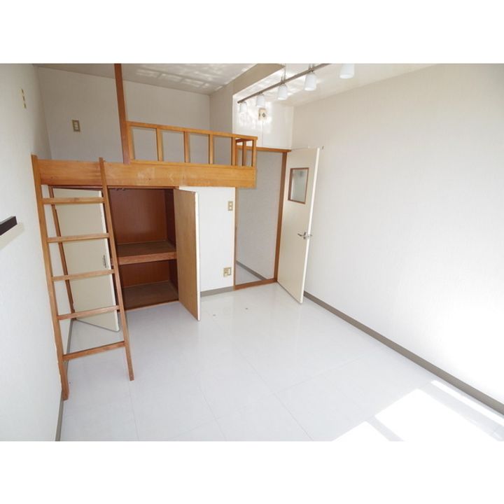 プレリ212の内装