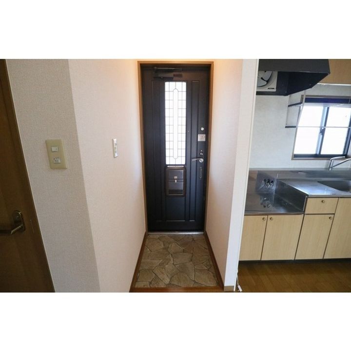 ラ・メゾンひまわり202の玄関