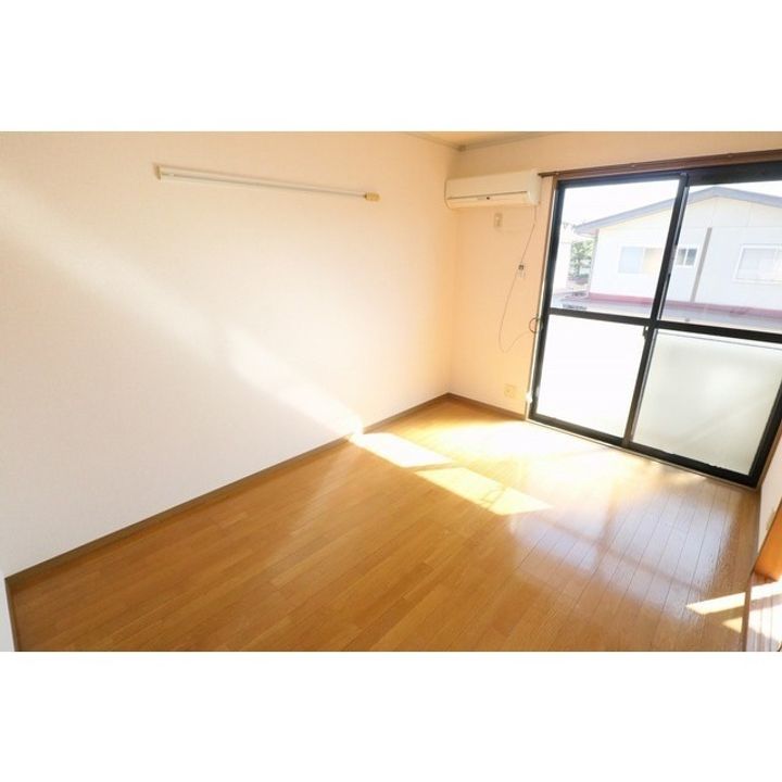 ラ・メゾンひまわり202の居間