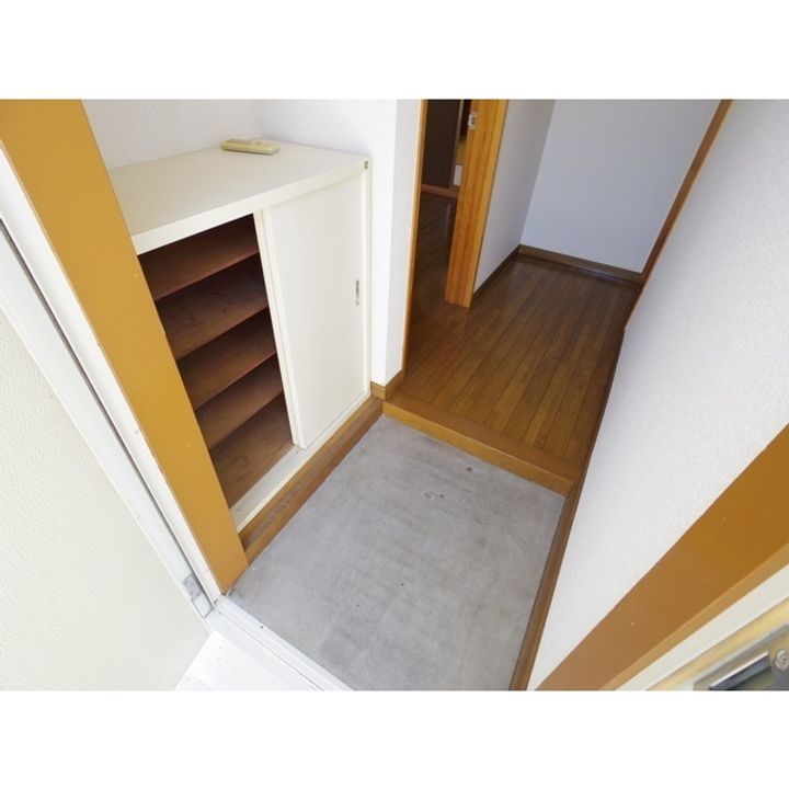 御園青山ハイツD101の玄関