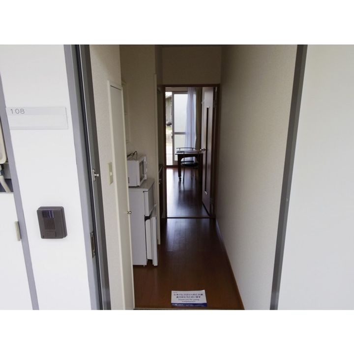 レオパレスブリリアント・グリーン107の玄関