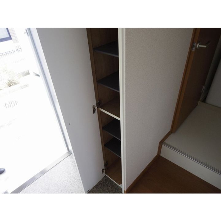 レオパレスブリリアント・グリーン107の玄関