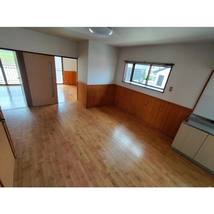 アーバンライフコマツ205の居間