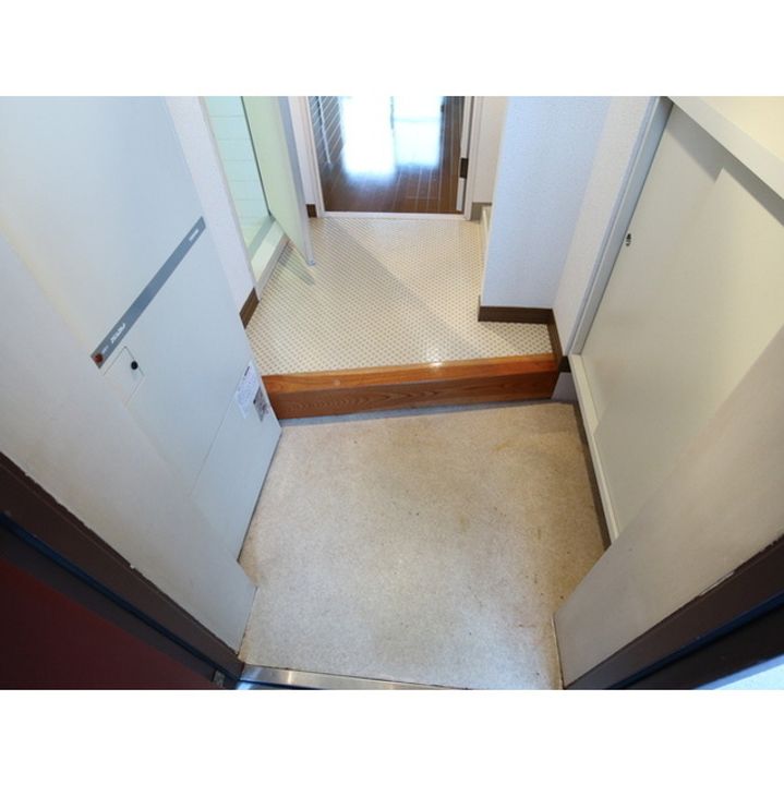 開智ハイツの玄関