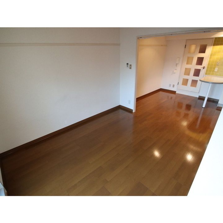 開智ハイツの居間