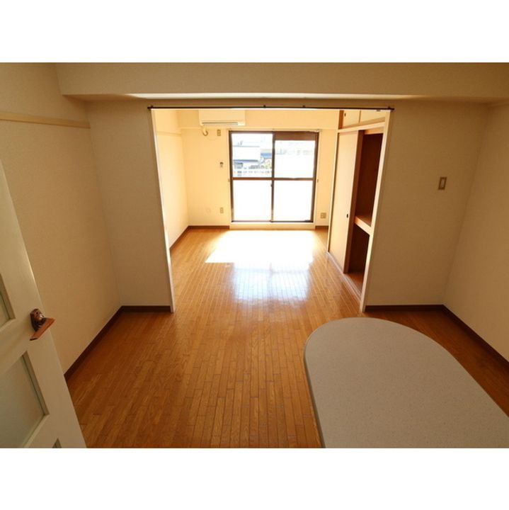 開智ハイツ302の居間