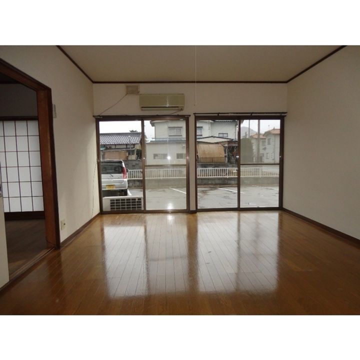コーポN(磯部)102の居間