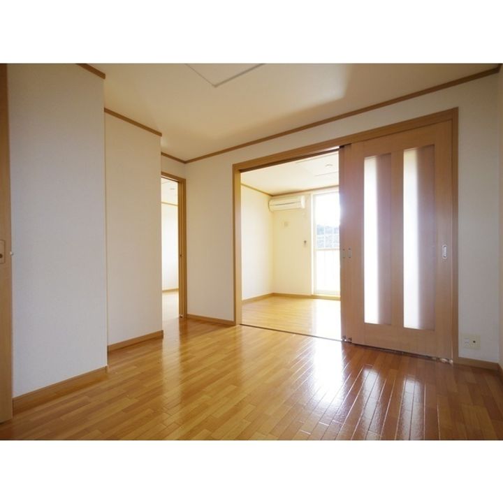 ソレイユトヨダBの居間