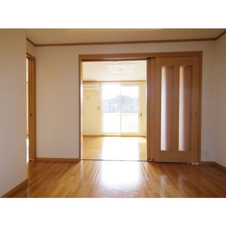 ソレイユトヨダBの居間