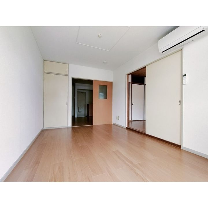 アーバン稲葉103の居間