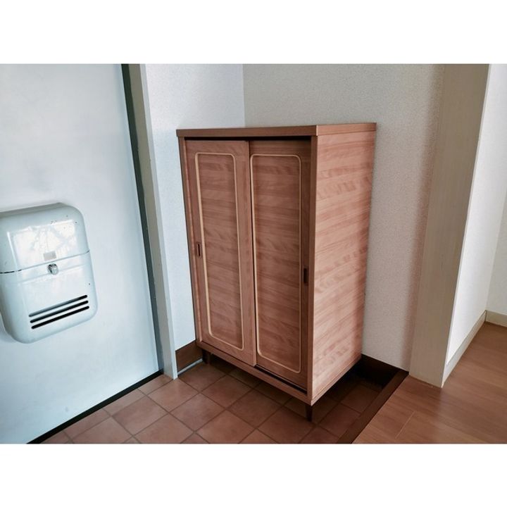 アーバン稲葉103の玄関