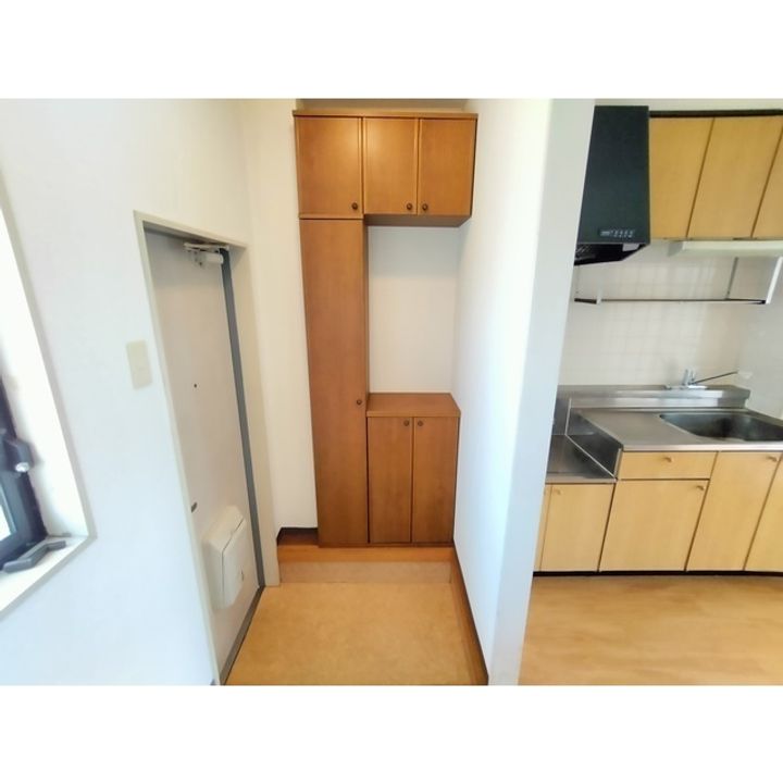 フラワーヒルズM101の玄関