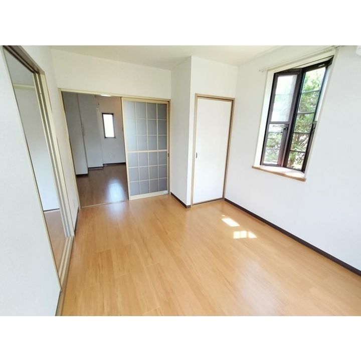 フラワーヒルズM101の居間