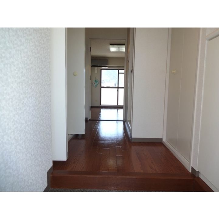 長野県長野市三輪田町の賃貸マンションの内装