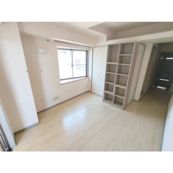 セトル東口ビル205の居間