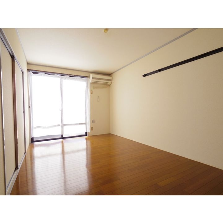 ライブタウン南俣 B棟110の居間