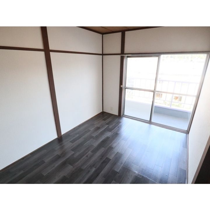 マンション宮沢7の居間