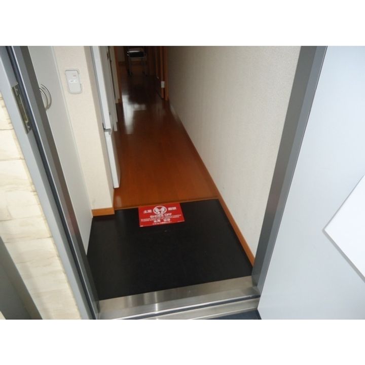 レオパレス宮木209の玄関