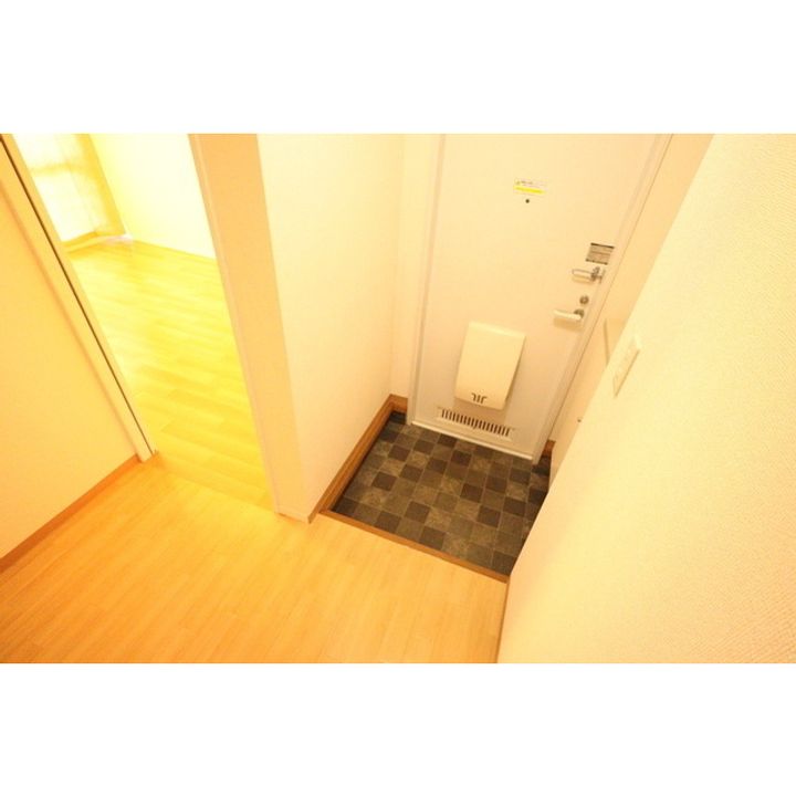 エステートこやま SE棟の玄関