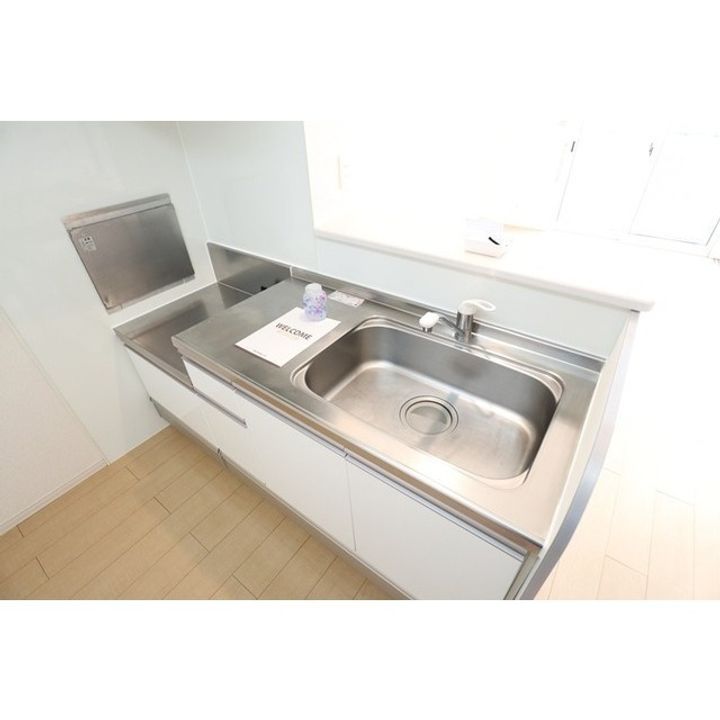 ルーエ三本柳 A棟のキッチン