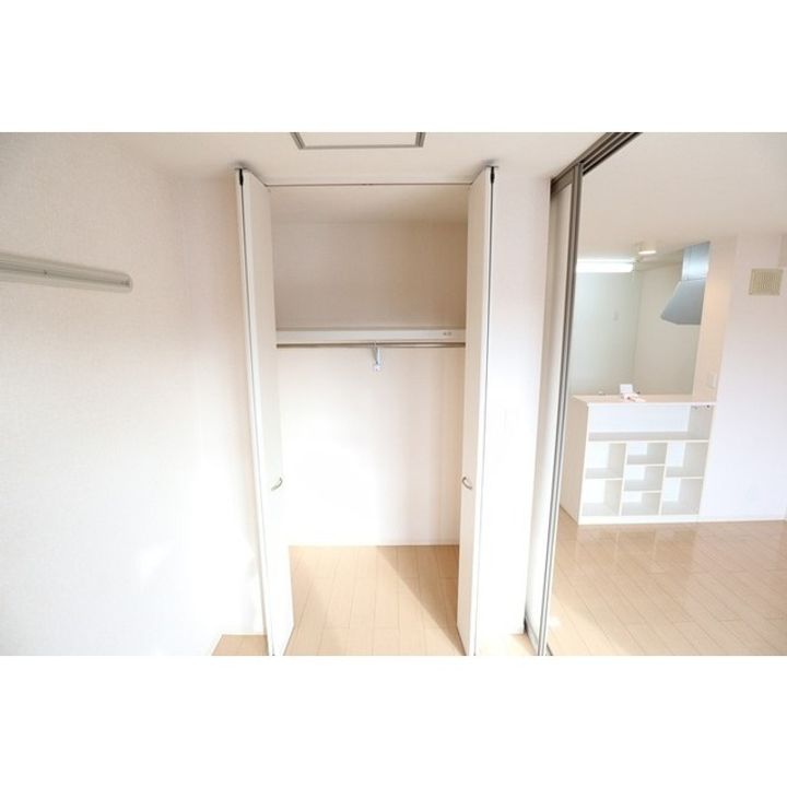 ルーエ三本柳 A棟の内装