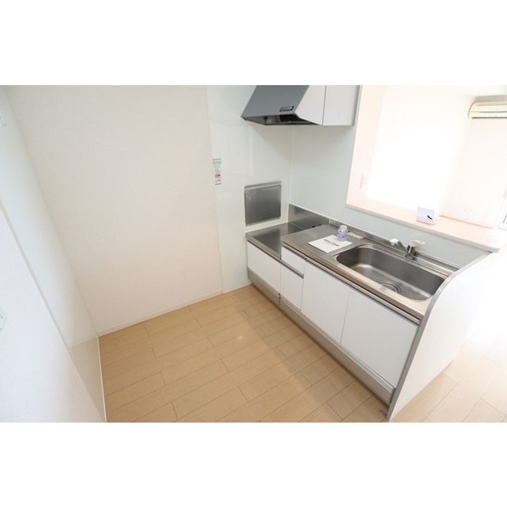 ルーエ三本柳 A棟のキッチン