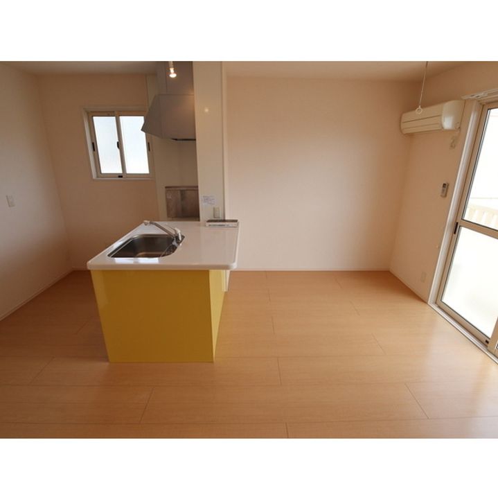 プロムナード・U B棟201の居間