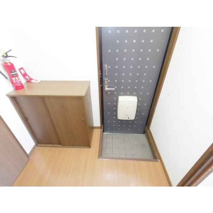 ラベンダーハウス103の玄関