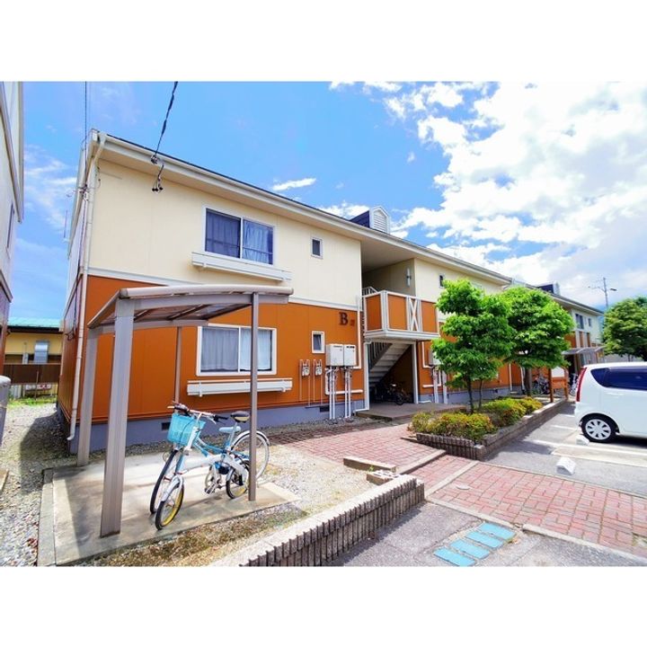 フレグランス花みずきBの外観