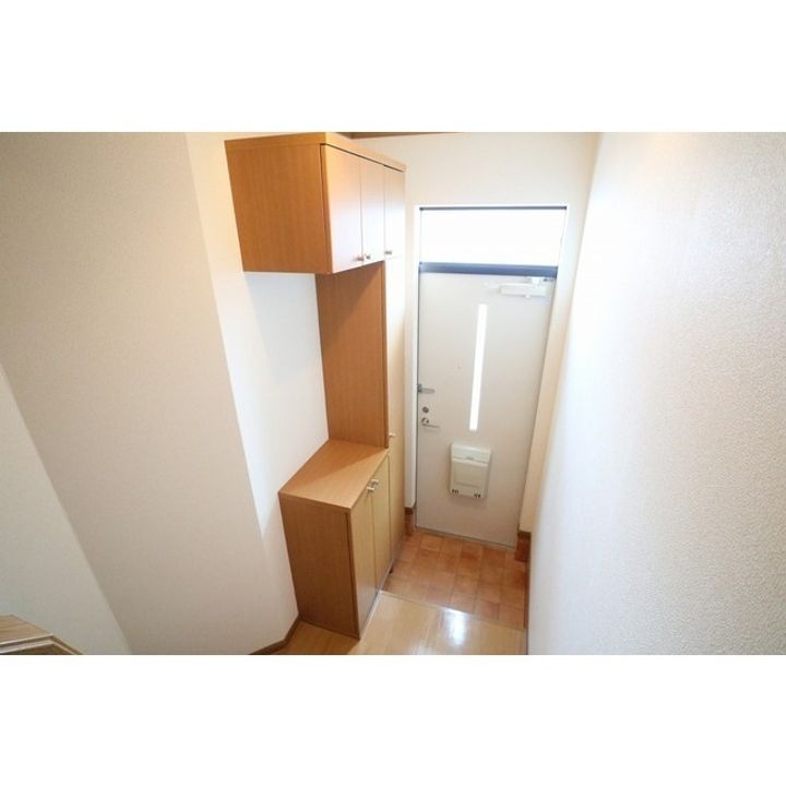 フォレスタ A棟203の玄関