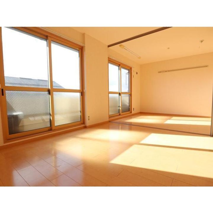 ロイヤルレジデンス Bの居間