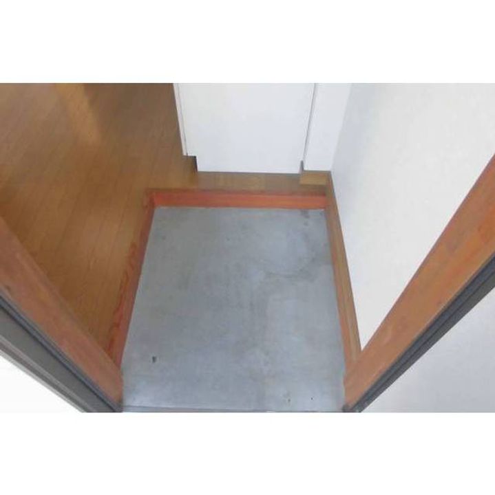 南立澤アパート 西棟2Fの玄関