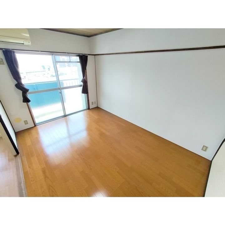 キャピタル長野501の居間