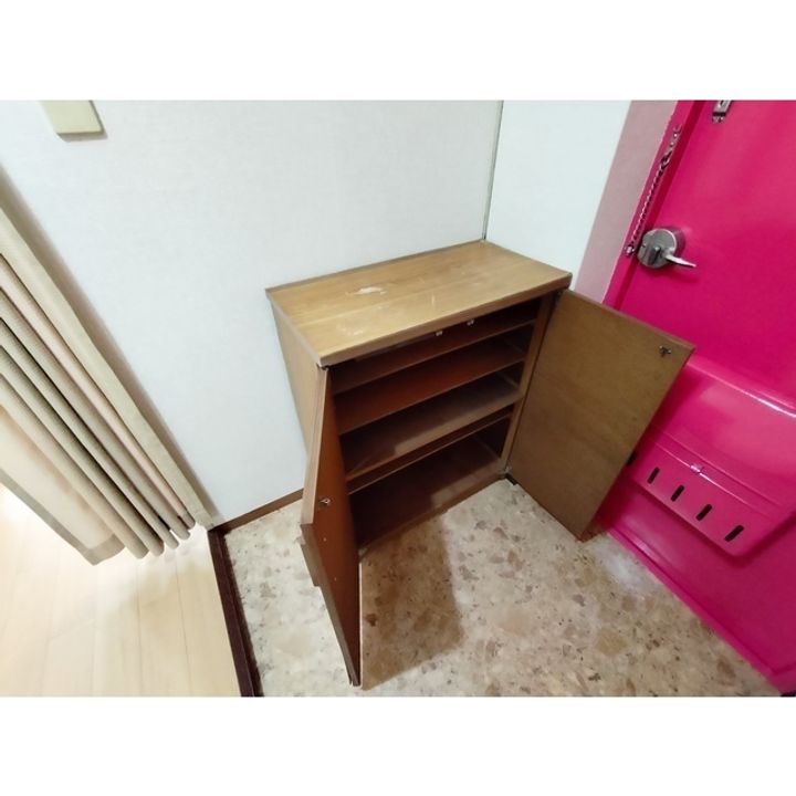 キャピタル長野501の玄関
