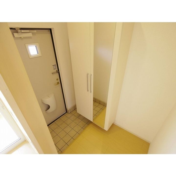 アルバ・カーサⅢ105の玄関