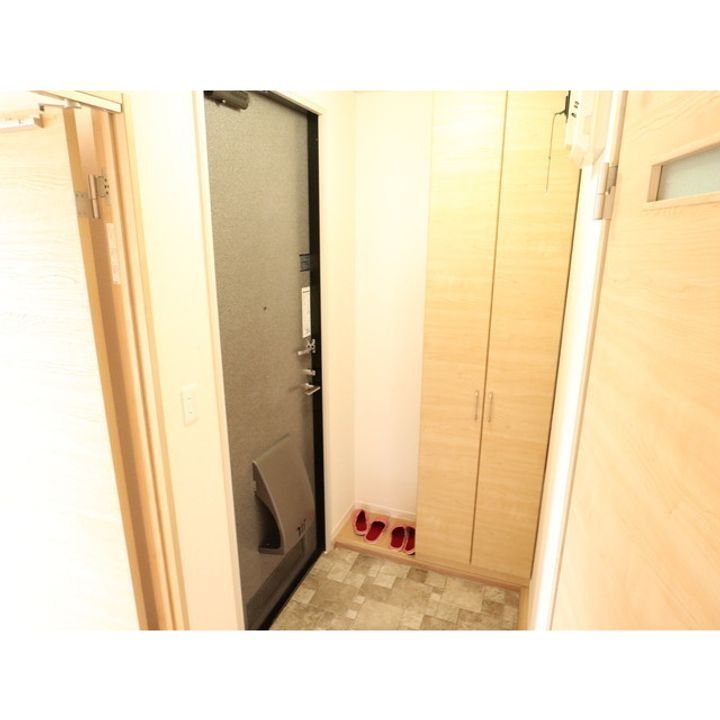 ハイムシェーネス B棟202の玄関