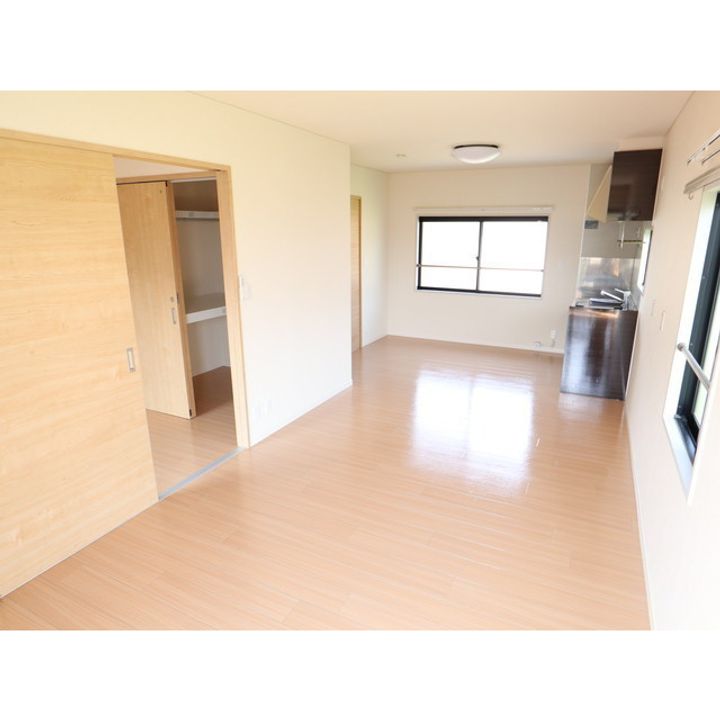 ハイムシェーネス B棟202の居間