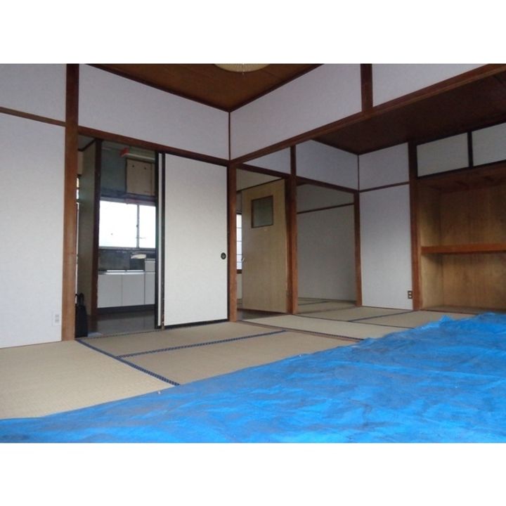 神子柴青山ハイツ203の居間