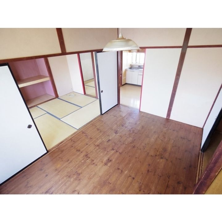 神子柴青山ハイツ102の居間